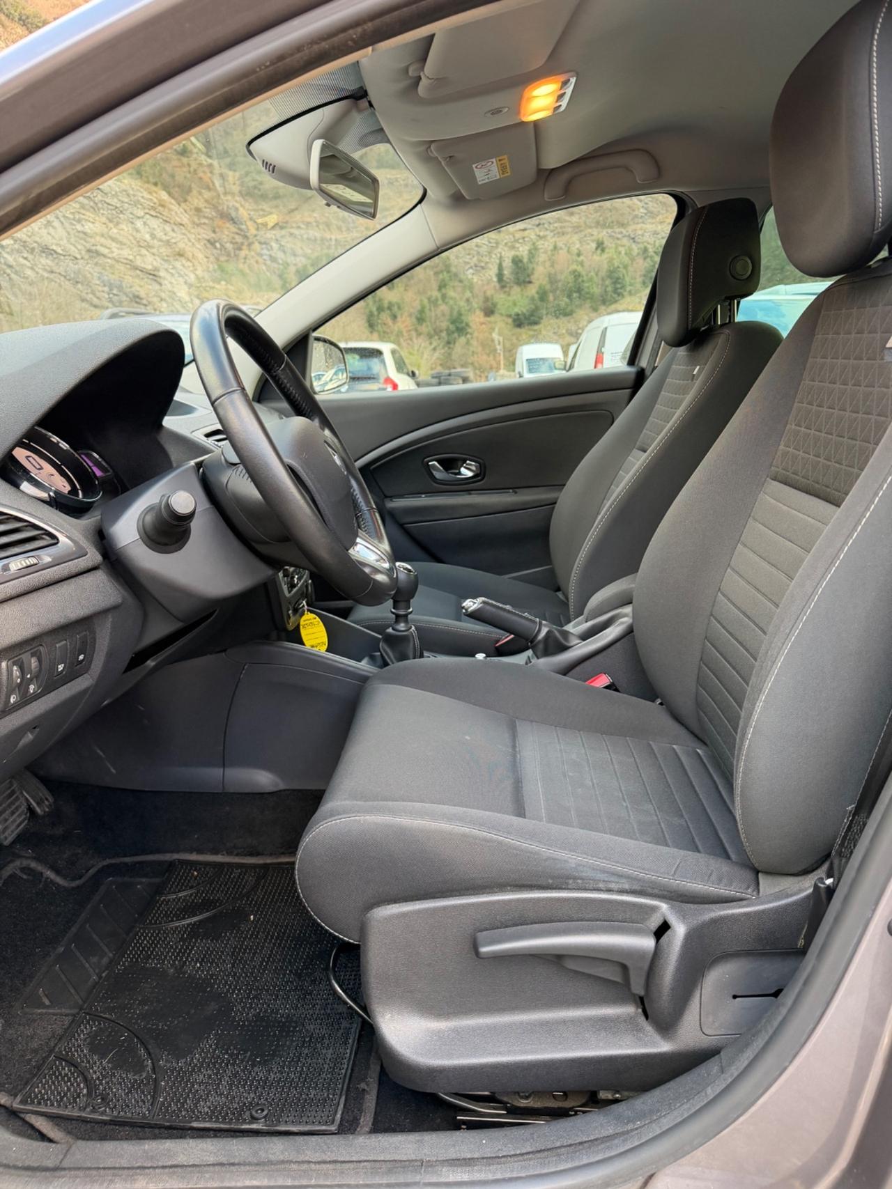 Renault Megane Mégane 1.5 dCi 110CV Limited - NEOPATENTATI