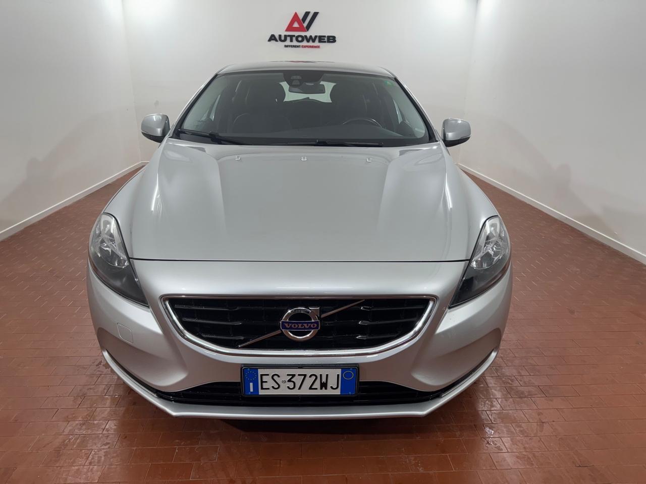 Volvo V40 D3 R-design