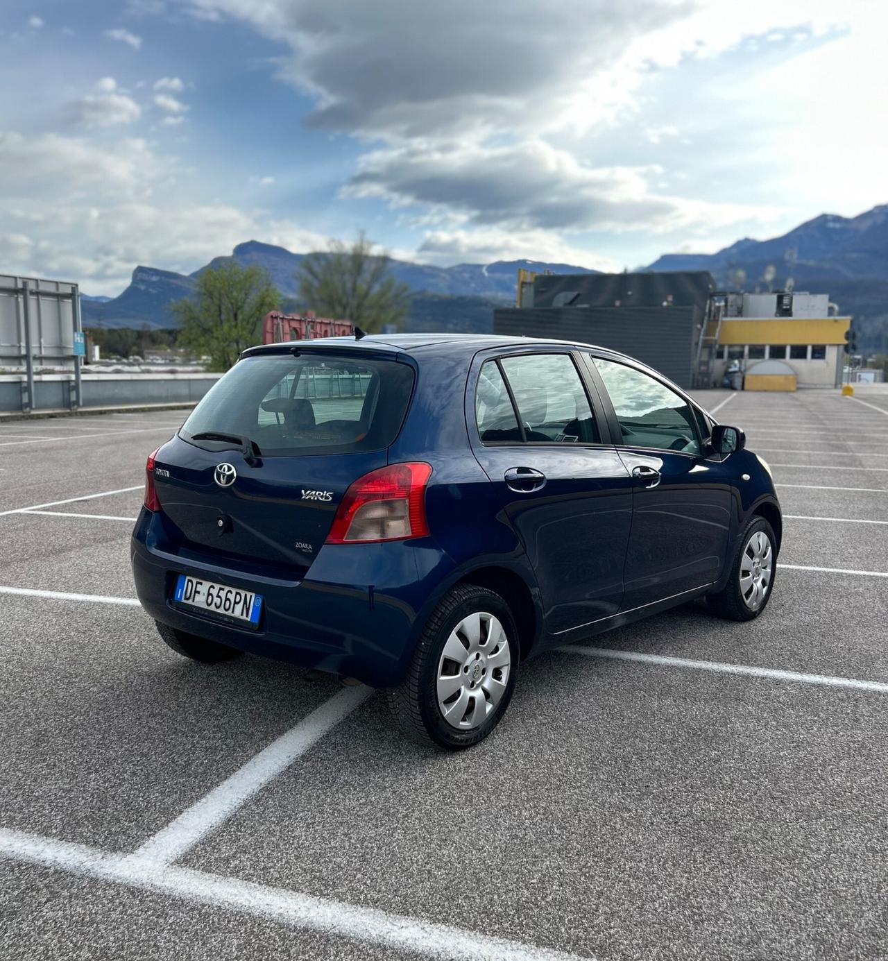 Toyota Yaris 1.0 5 porte Edizione SOL Neopatentati
