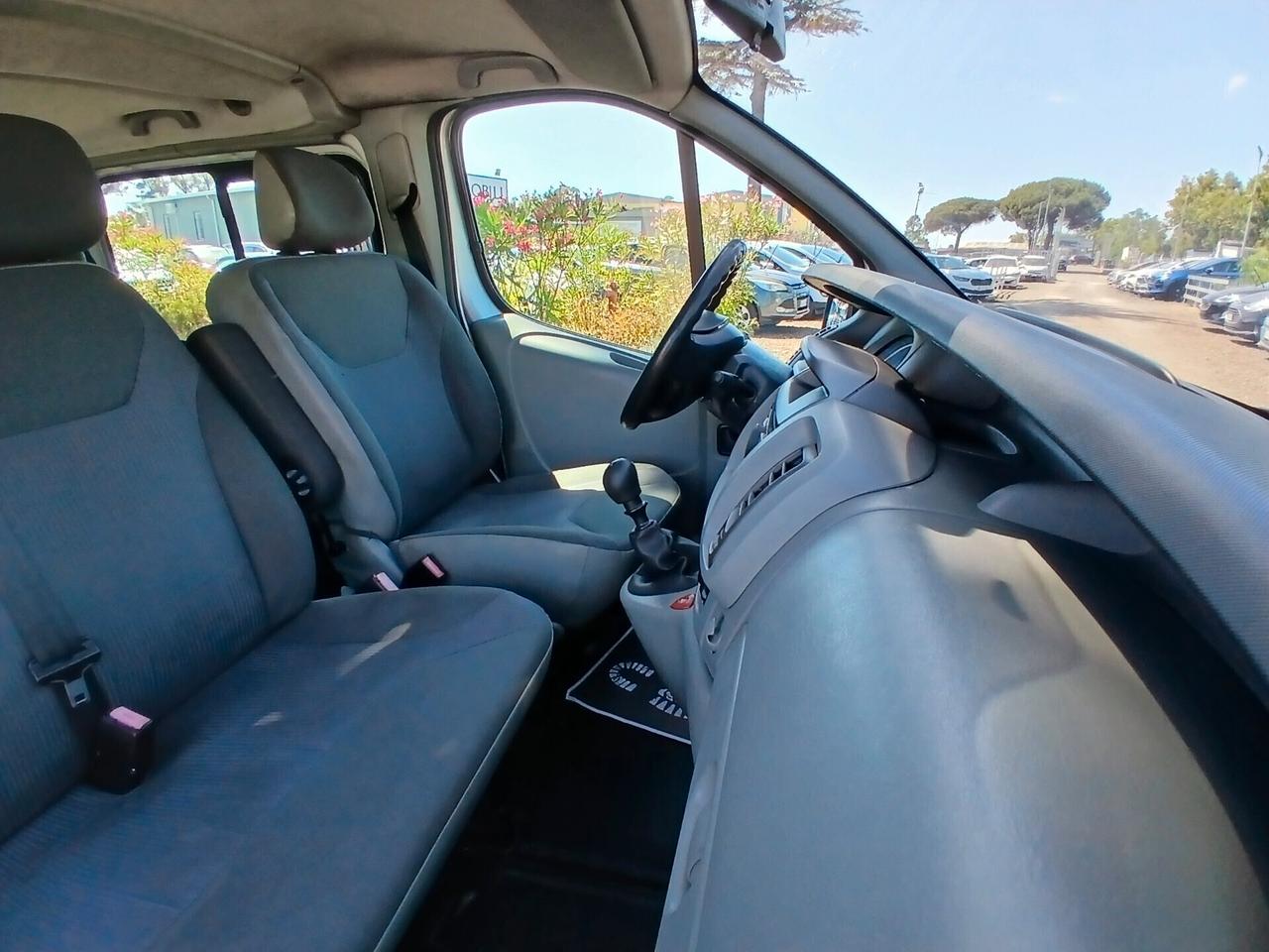 Opel Vivaro 29 2.5 CDTI PL-TN Combi Semivetrato