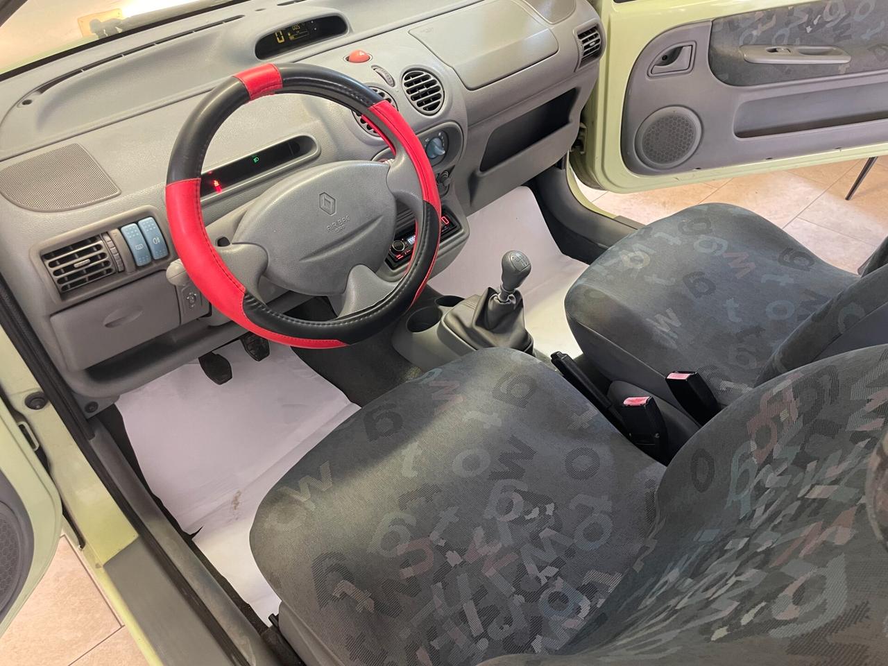 Renault Twingo 1.1 132.000KM! CLIMA,SERVOSTERZO TAGLIANDATA NEOPATENTATI