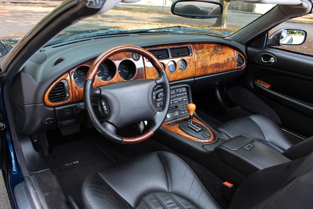 Jaguar XK * Sapphire Blue* Service completo*