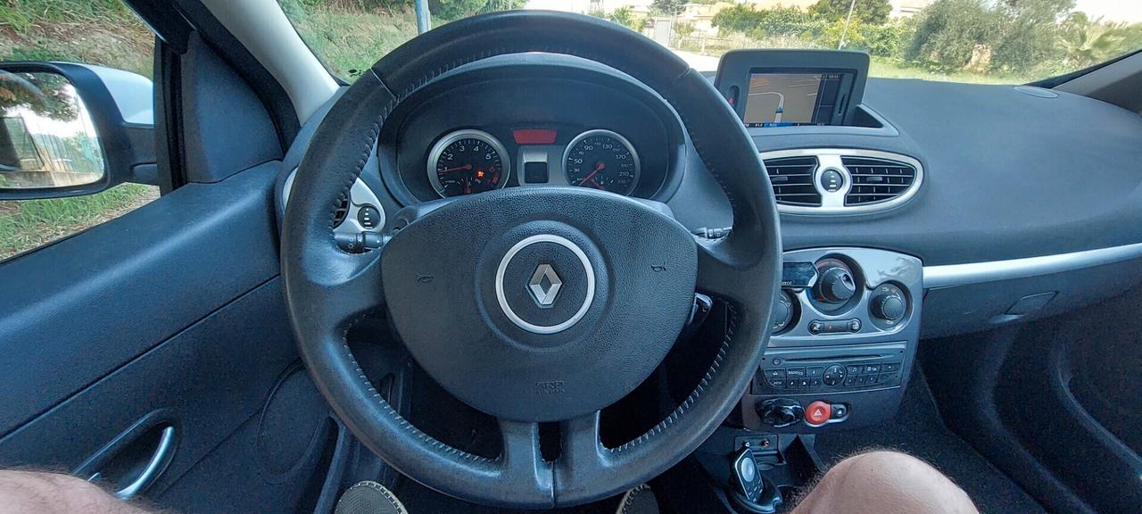 CLIO 1,2 GPL DI SERIE SCADENZA 2032,NAVIGATORE TELEFONO OK DISTRIBUZIONE IMPECCABILE