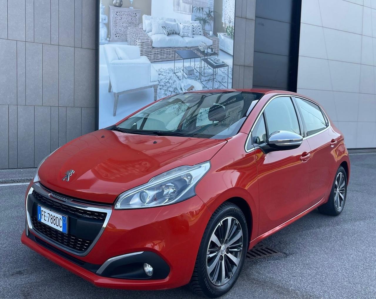 Peugeot 208 PureTech 82 5 porte Allure