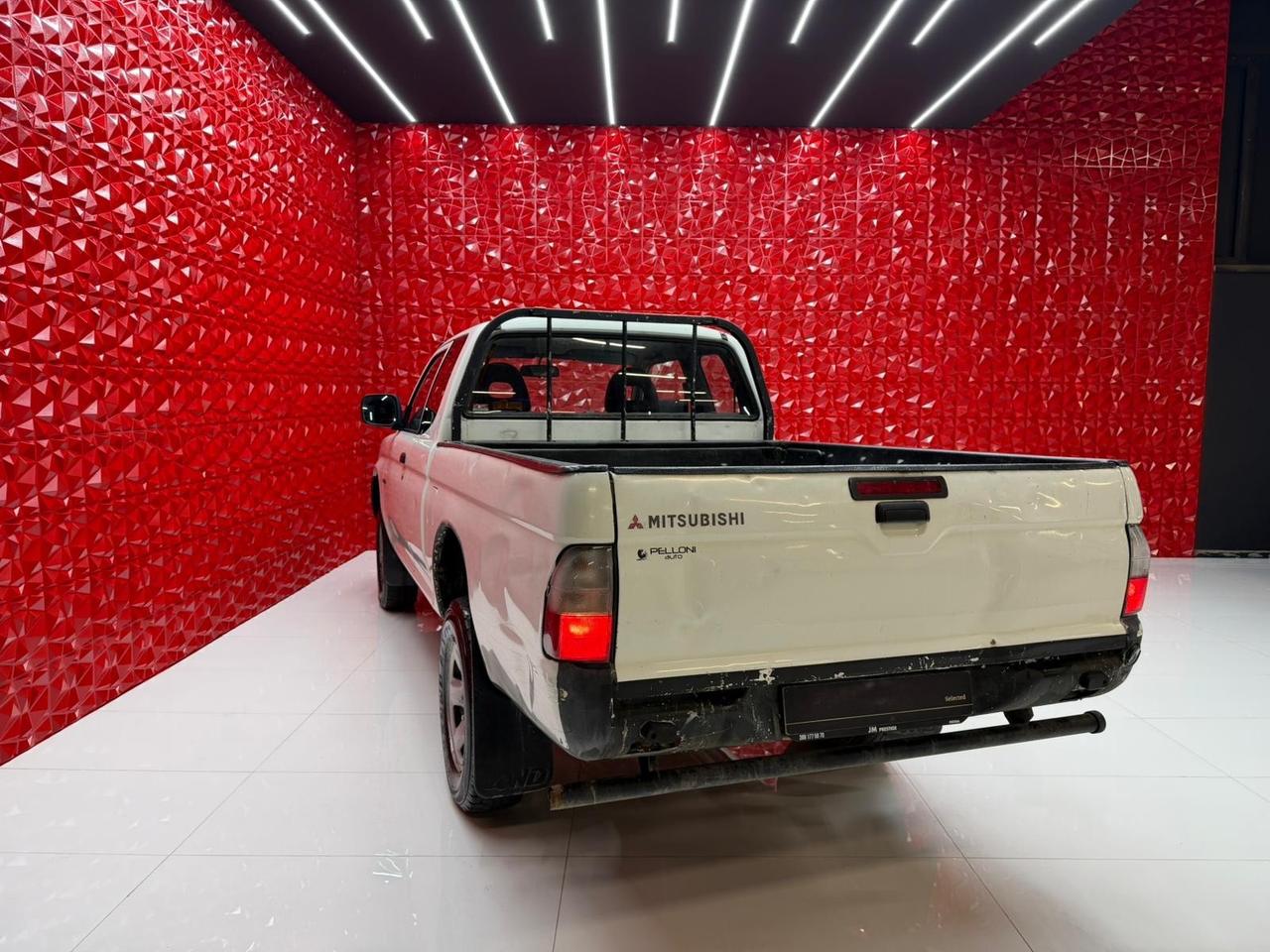 Mitsubishi L200 2.5 TDI 4WD Magnum Club Cab Pick-up