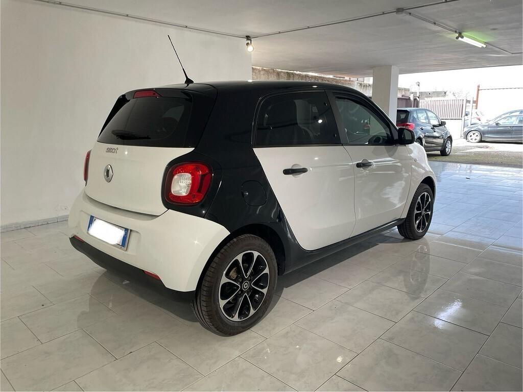 SMART FORFOUR 2015 5 PORTE 75 CV X NEOPATENTATI