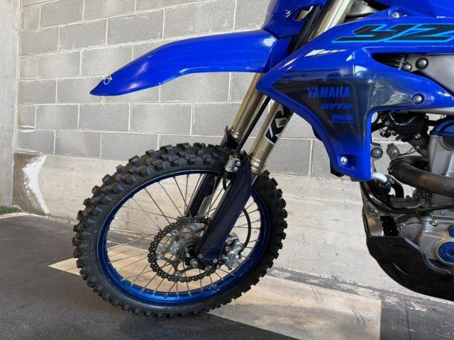 YAMAHA YZ 250 F blu (57 ore di utilizzo)