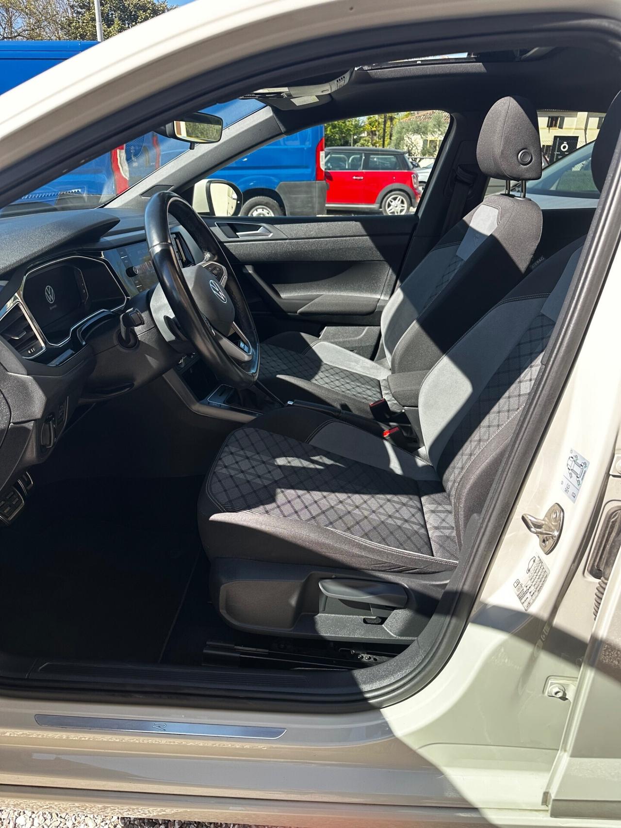 Volkswagen Taigo 1.0 TSI 110 CV DSG R-Line