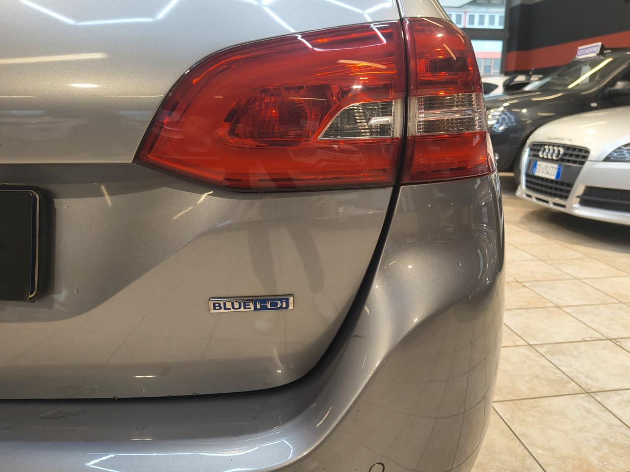 Peugeot 308 BlueHDi 120 S&S EAT6 SW Allure