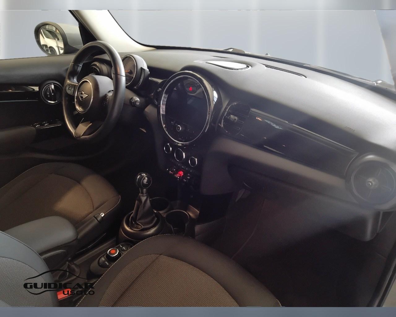 MINI Mini IV F55 2021 5p - Mini 5p 1.5 One Essential 75cv