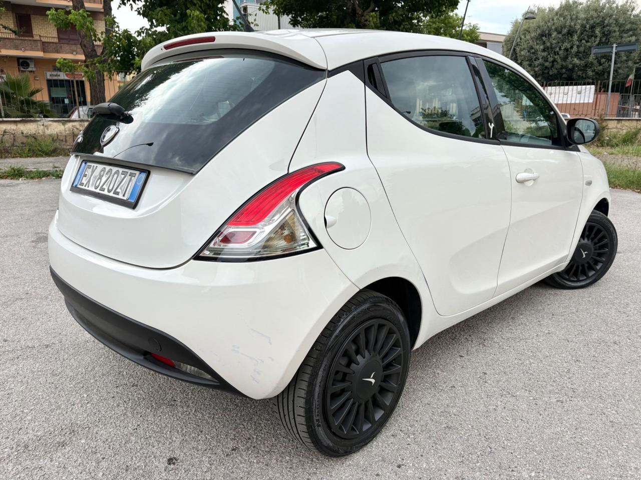 Lancia Ypsilon 1.2 benz/GPL casa madre perfetta