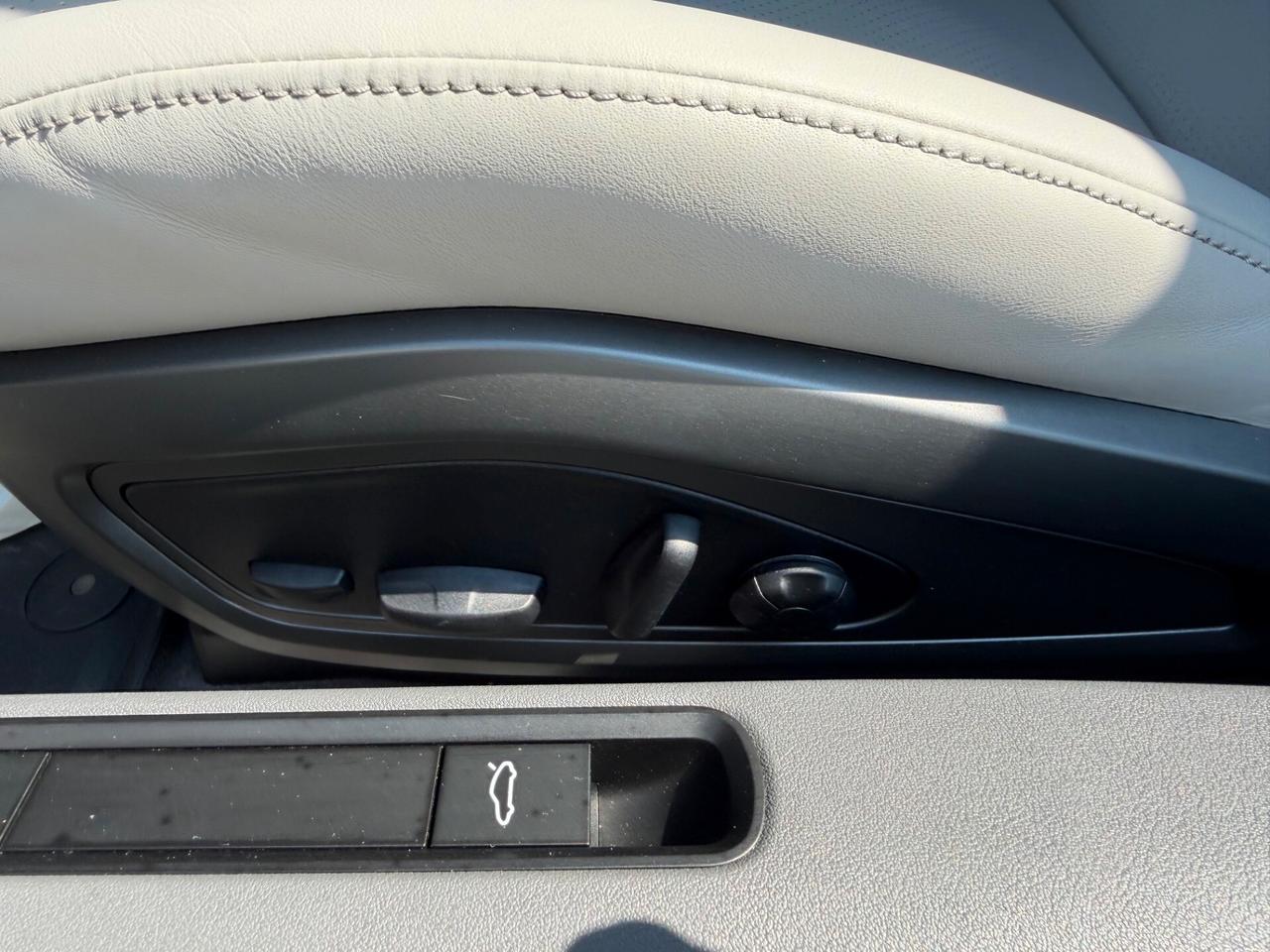 Porsche 911 Carrera 4S/tetto/scarico/led/pelle/full