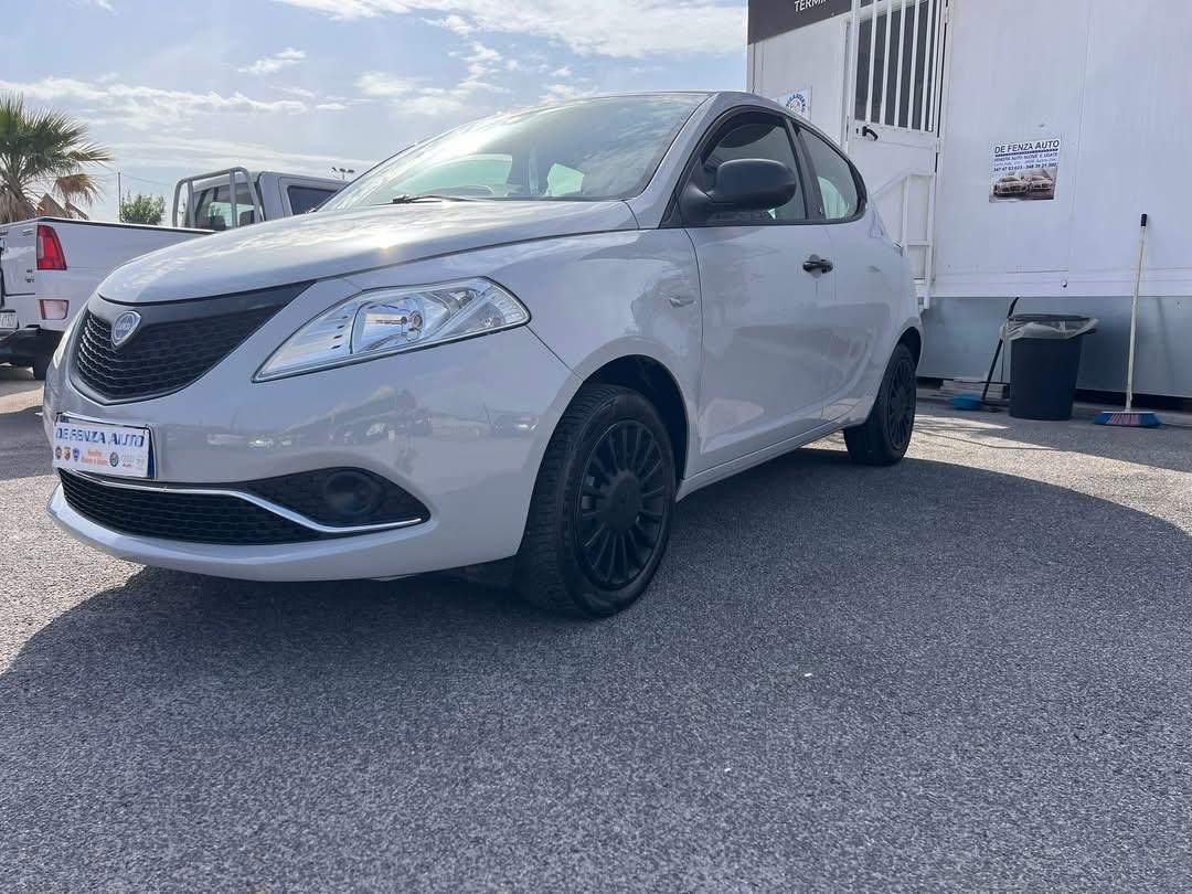 Lancia Ypsilon 1.2 69 CV 5 porte S&S Elefantino Blu