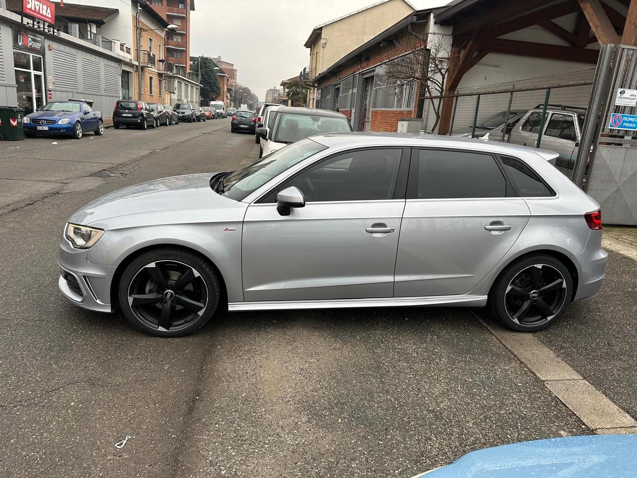 Audi A3 1.6 TDI clean diesel S tronic Attraction