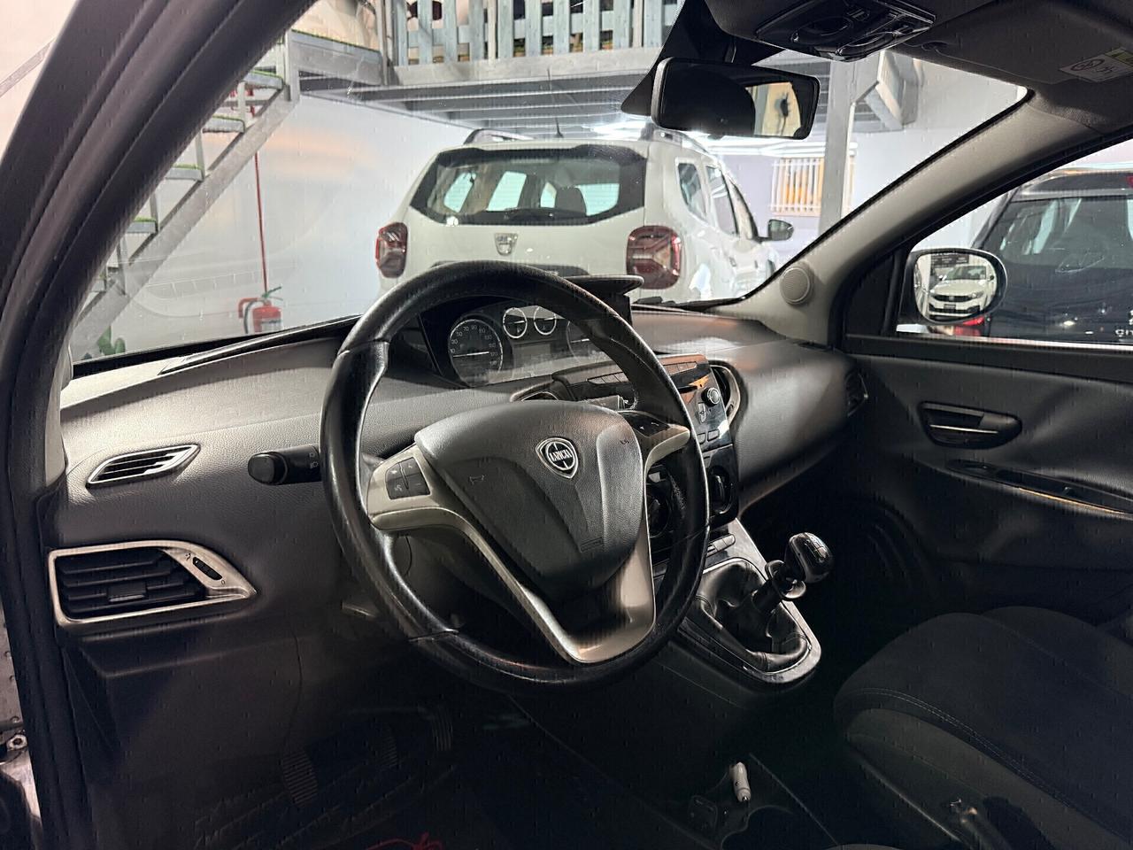 Lancia Ypsilon 1.2 69cv 5 porte