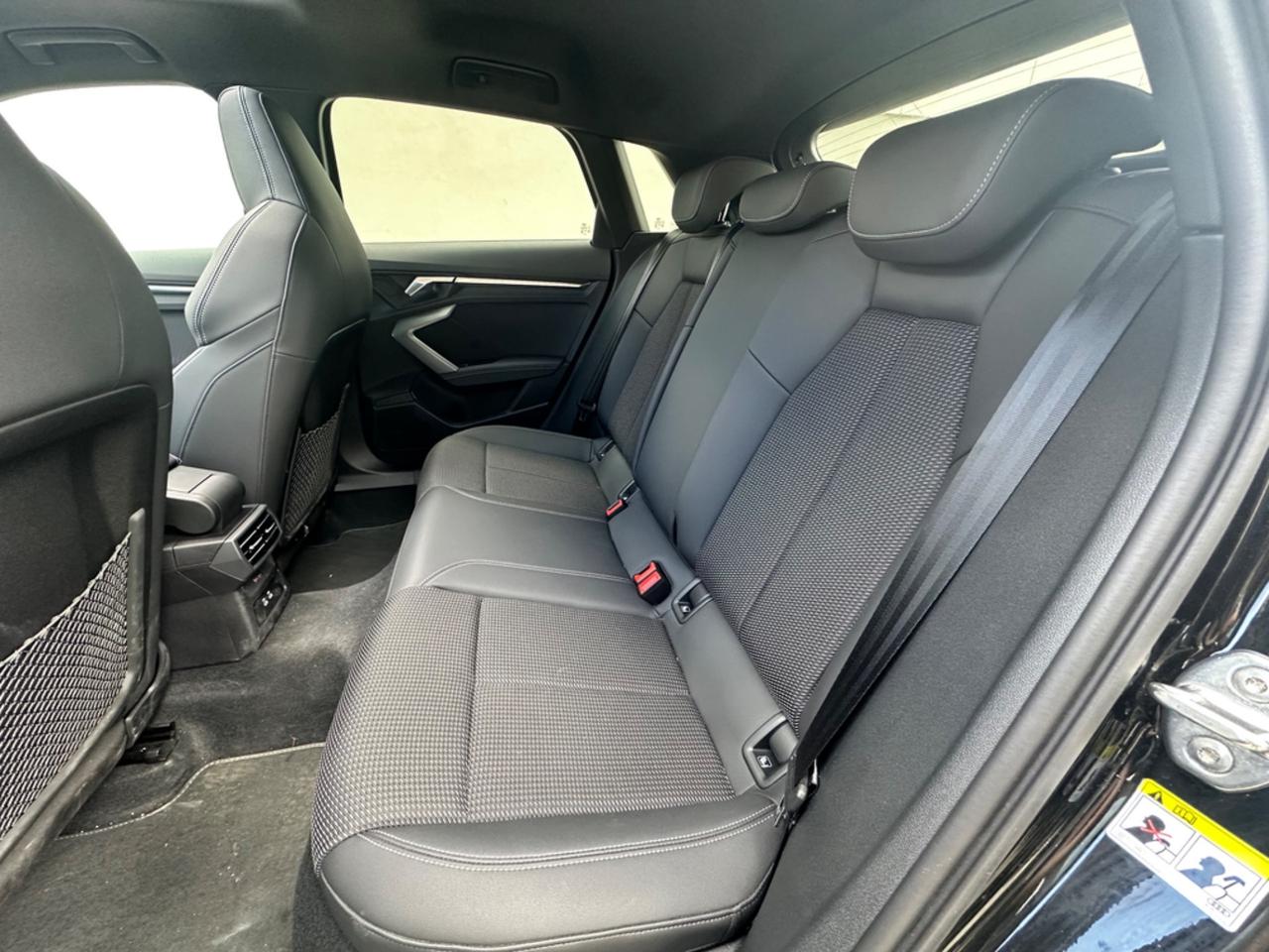 Audi A3 S3 Sedan TFSI quattro S tronic sport attitude