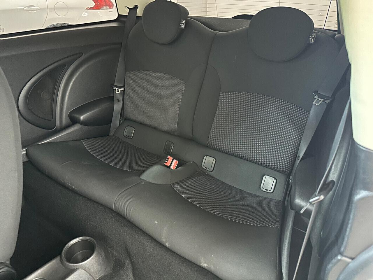 MINI 1.6 (90) One D 2011