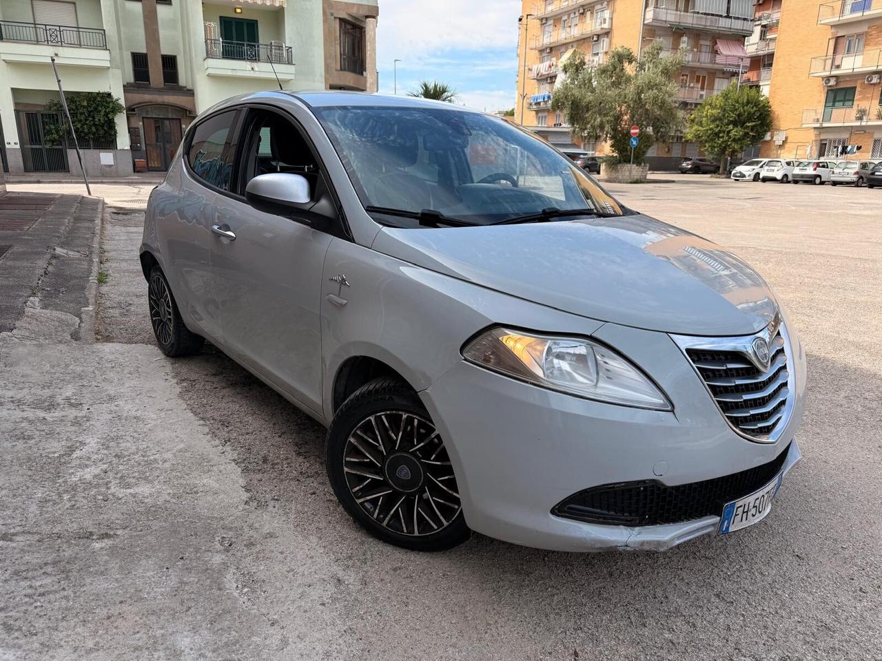 Lancia Ypsilon 1.3 MJT 16V 95 CV 5 porte CON 160MILA KM IN PERFETTE CONDIZIONI