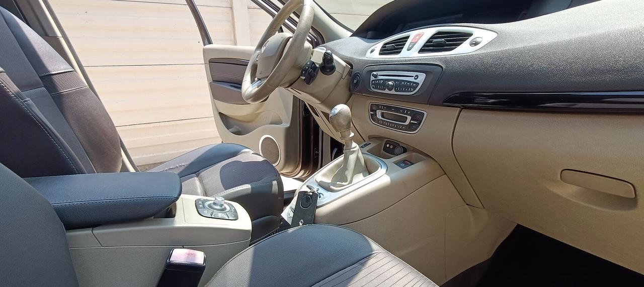 Renault Scenic Scénic 1.4 TCe Luxe 7 POSTI BENZINA 158 MILA KM!!!