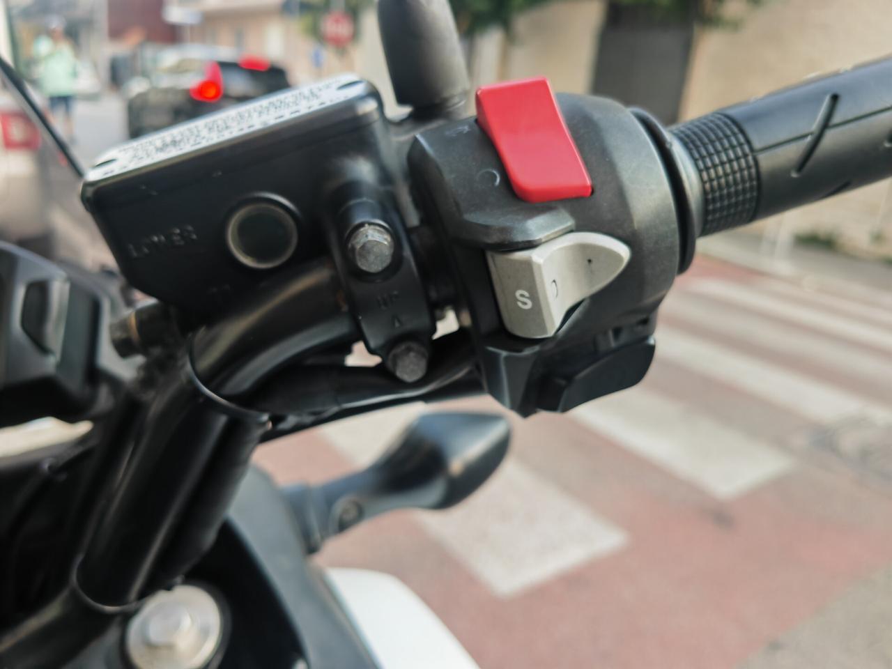 Honda NC 750 S CAMBIO AUTOMATICO