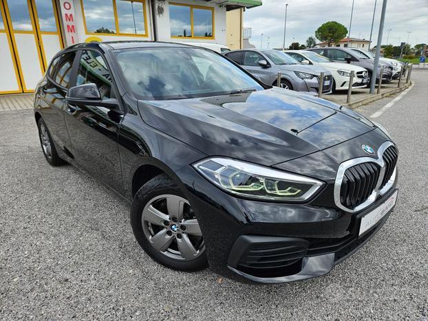 BMW 116 d 5p. Business Advantage