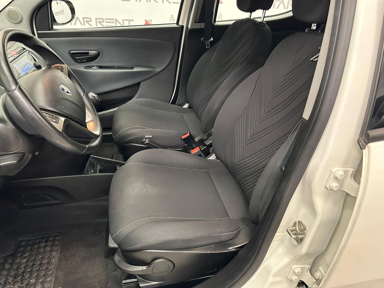 Lancia Ypsilon 1.0 FireFly 5 porte S&S Hybrid Gold
