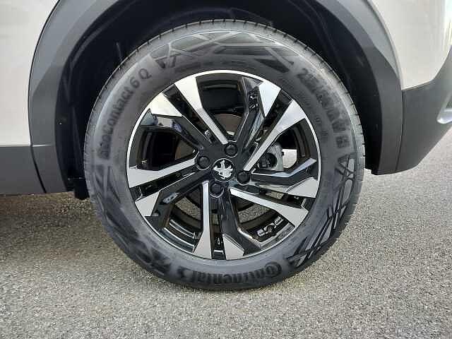 Peugeot 2008 motore elettrico 136 CV Allure