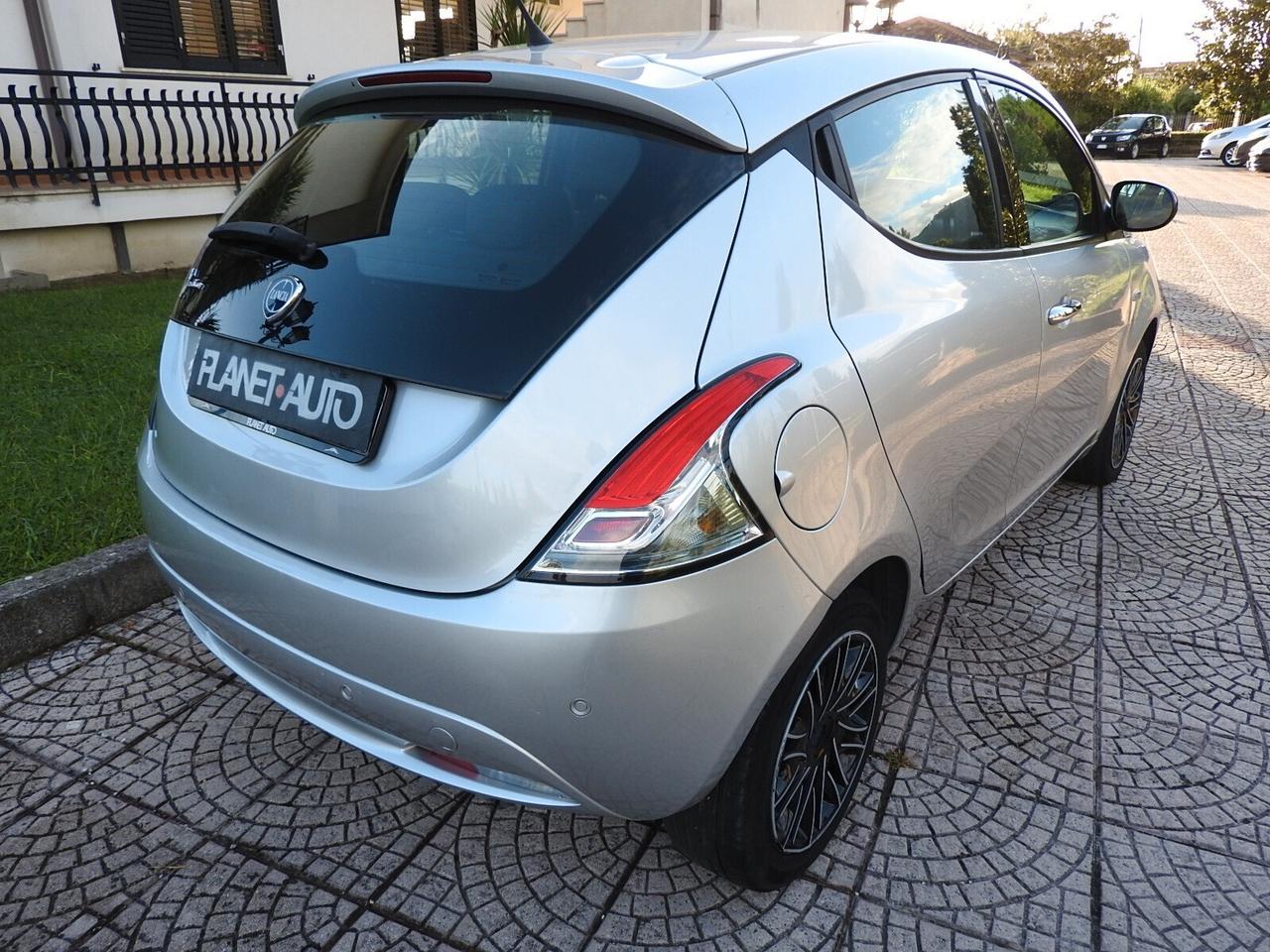 Lancia Ypsilon 1.2 69 CV 5 porte Gold NEOPATENTATI