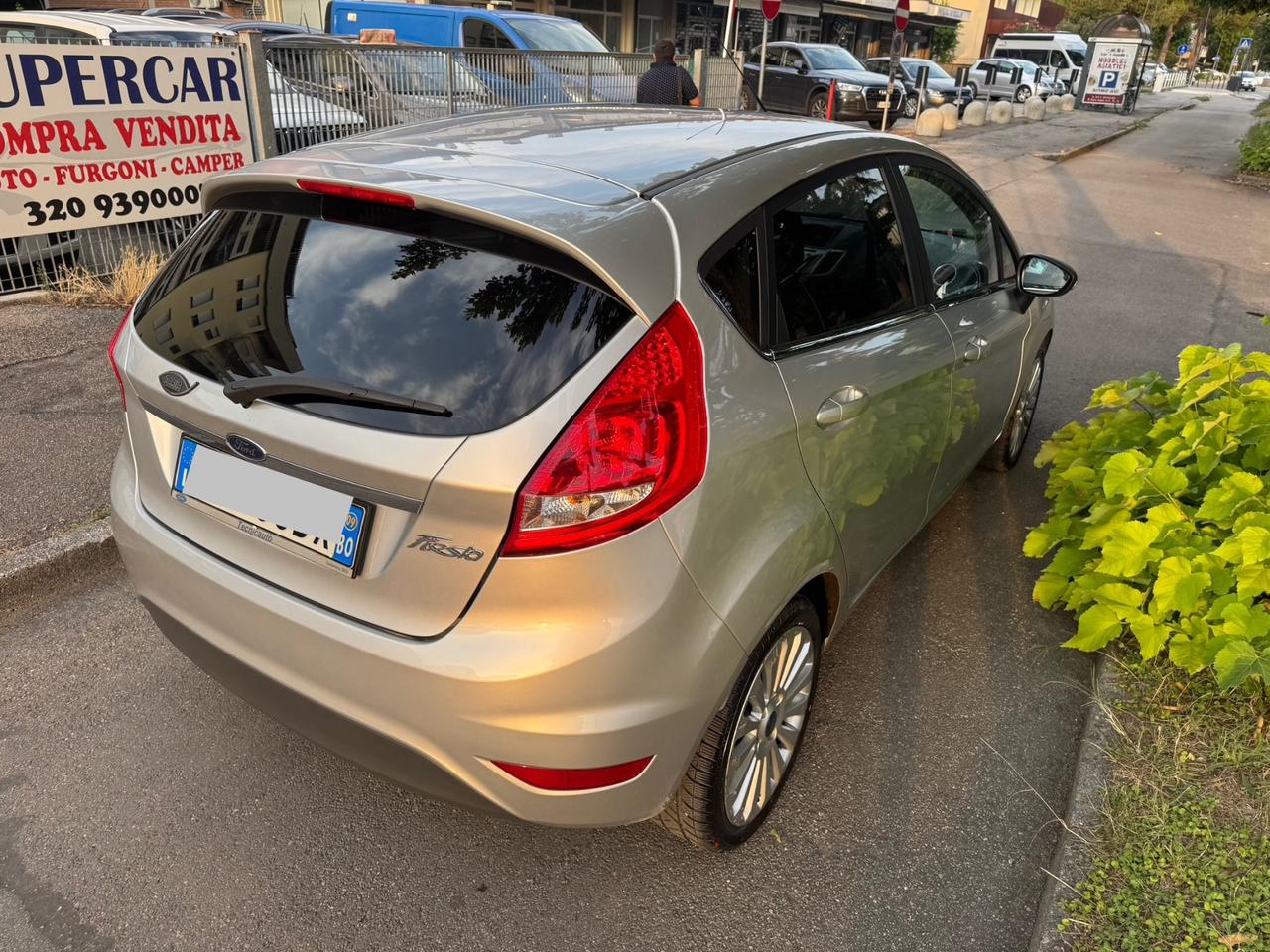 Ford Fiesta 1.2 82 CV 5 p neopaten garanzia 12 mesi