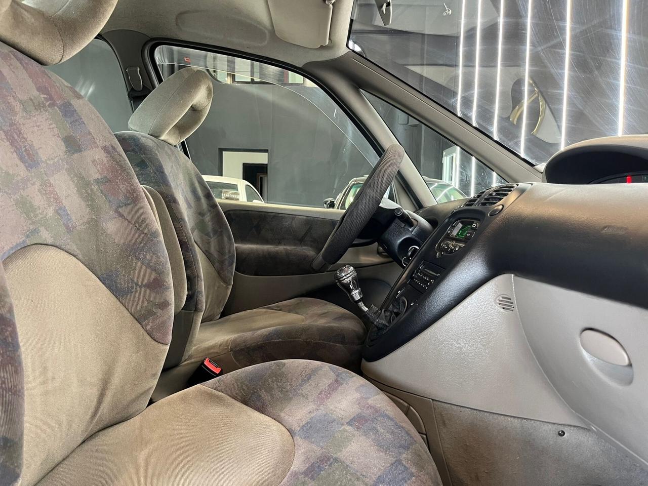 Citroen Xsara Picasso 1.6 Attraction GANCIO TRAINO