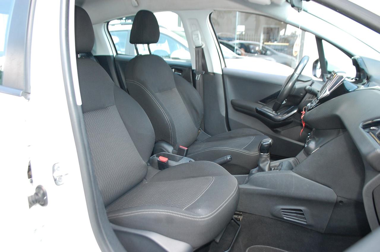 Peugeot 208 5p 1.2 puretech Active gpl 82CV Uff Italy USB