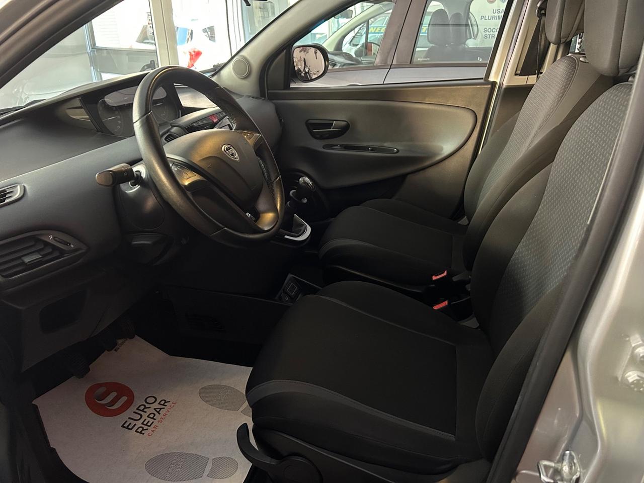 Lancia Ypsilon 0.9 B/M TwinAir Ecochic