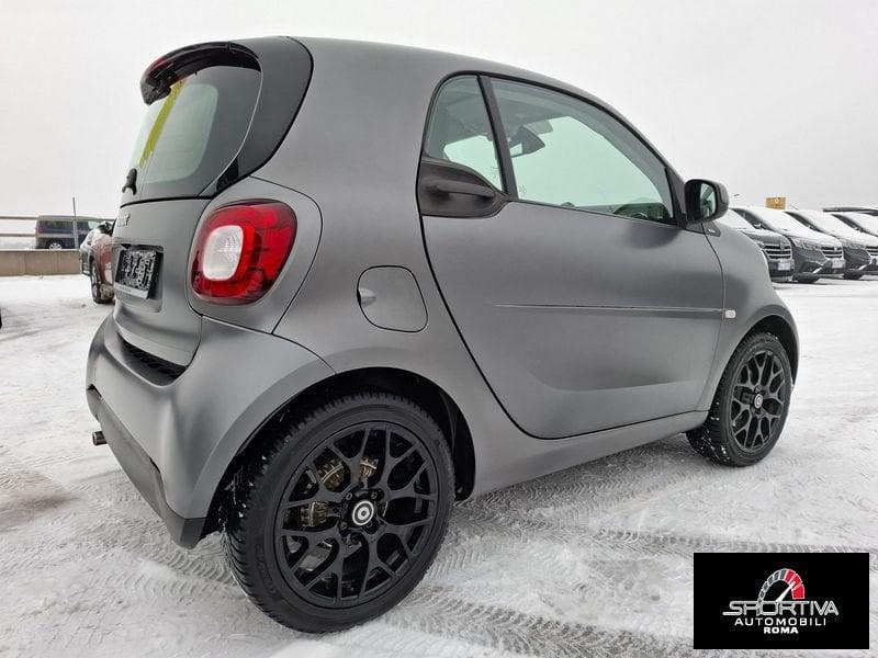 smart fortwo IN ARRIVO!!! RETROCAMERA OPACA SPORT PACK RATA MENSILE 245,00 EURO fortwo 70 1.0 Passion