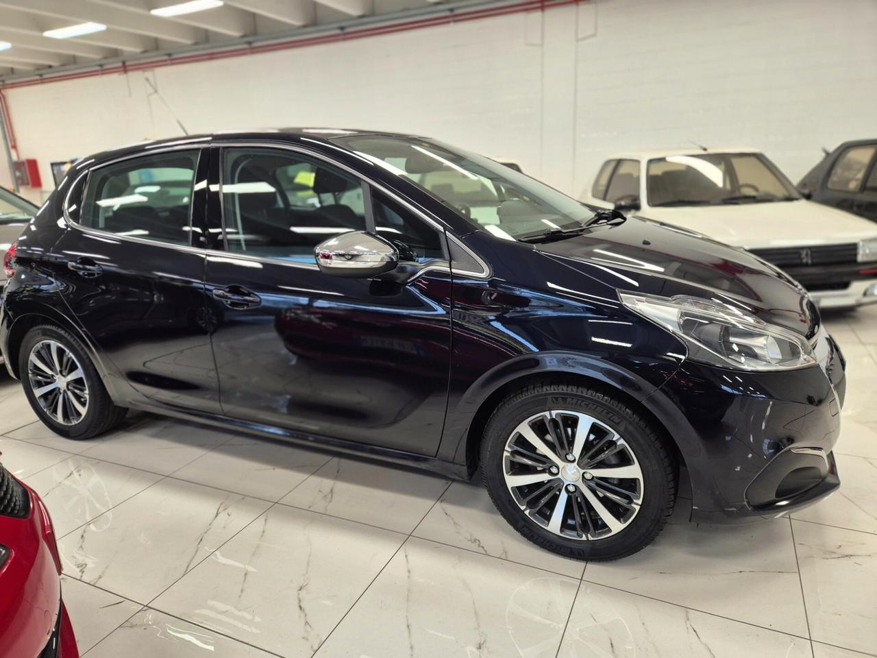 Peugeot 208 PureTech 82 5 porte Allure