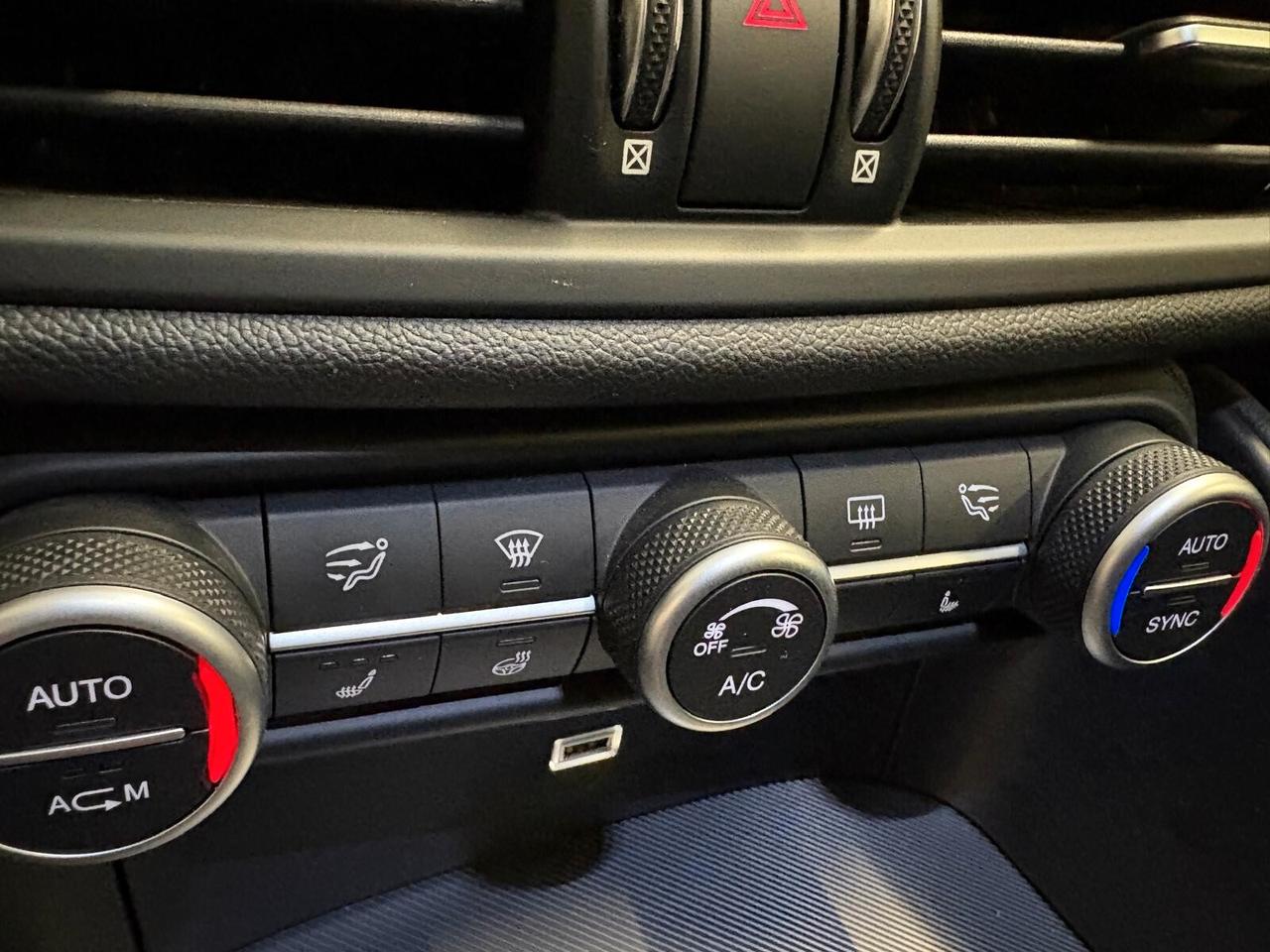 Alfa Romeo Giulia VELOCE 2.2 Turbodiesel AT8 Q4 AWD SPOTICAR