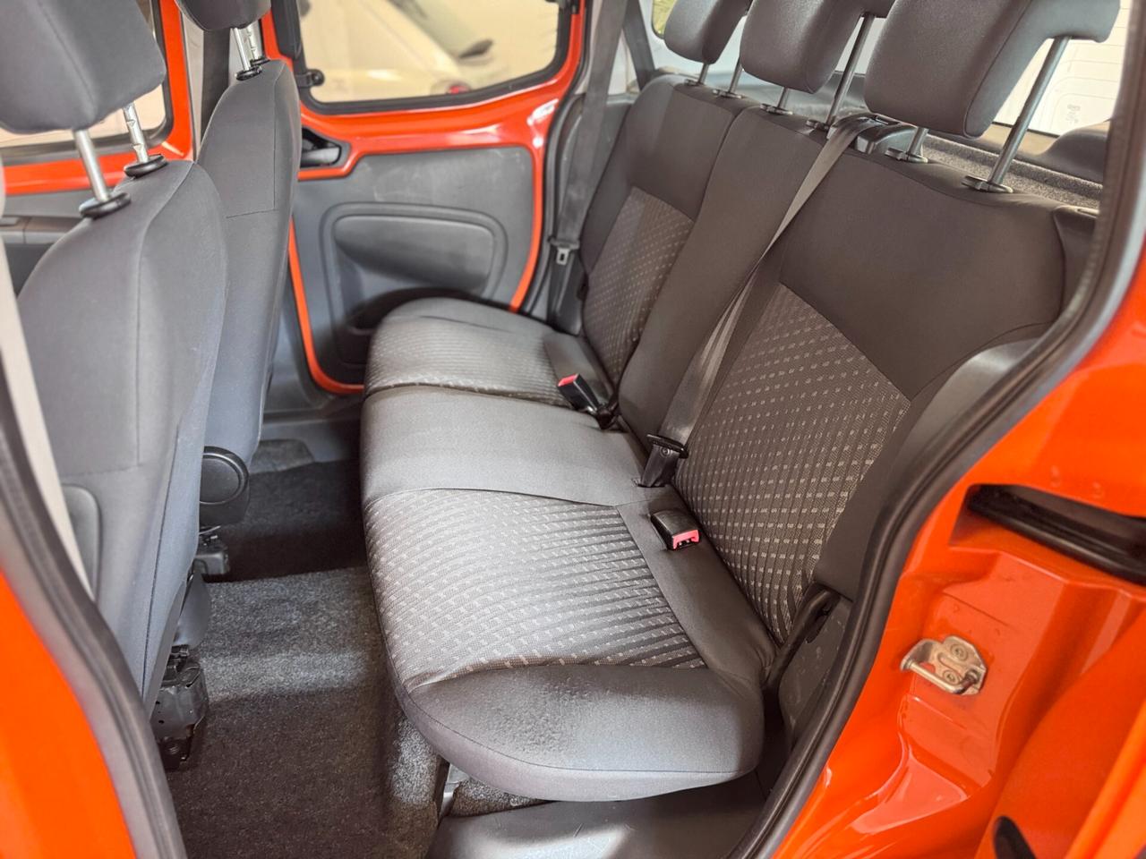 Peugeot Bipper Tepee 1.4 HDi 70CV Outdoor