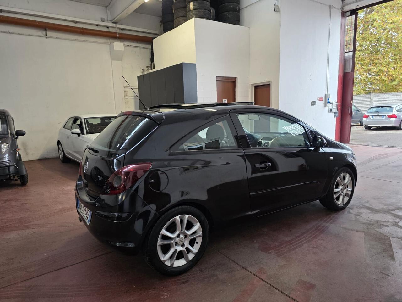 Opel Corsa 1.2 3 porte Sport benzina neopat