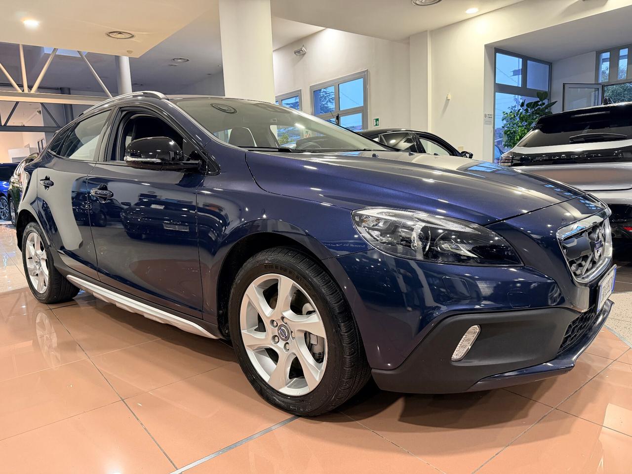 VOLVO V40 CROSS COUNTRY D3 SUMMUM