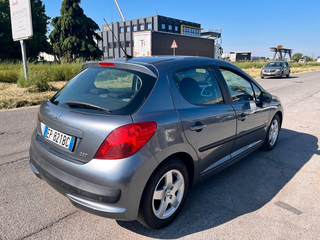 Peugeot 207 1.6 HDi 90CV 5p.