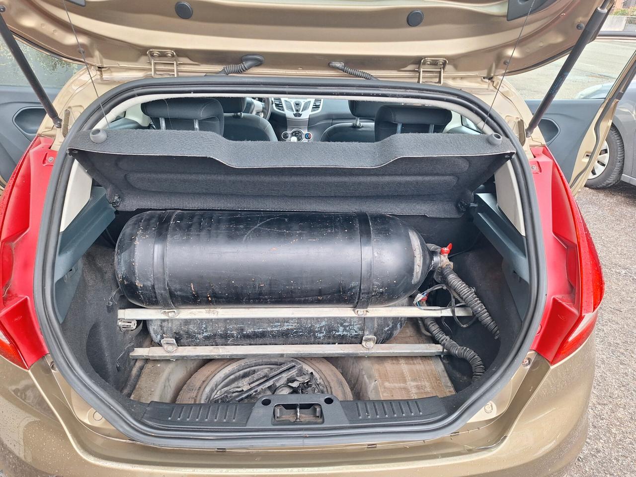FORD FIESTA 1.2B IMPIANTO METANO NEOPATENTATI €5 CARROZZERIA DA RIVEDERE