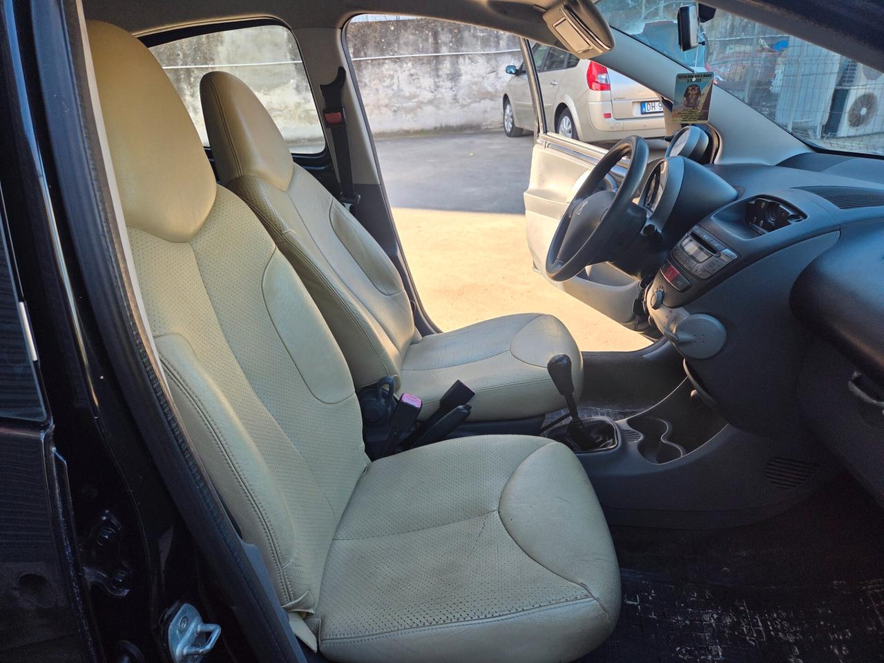 Peugeot 107 1.0 68CV 5p. Sweet Years