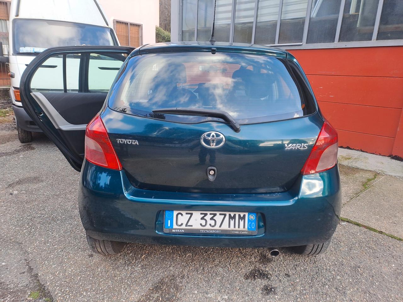 Toyota Yaris 1.0 5 porte per neopatentati