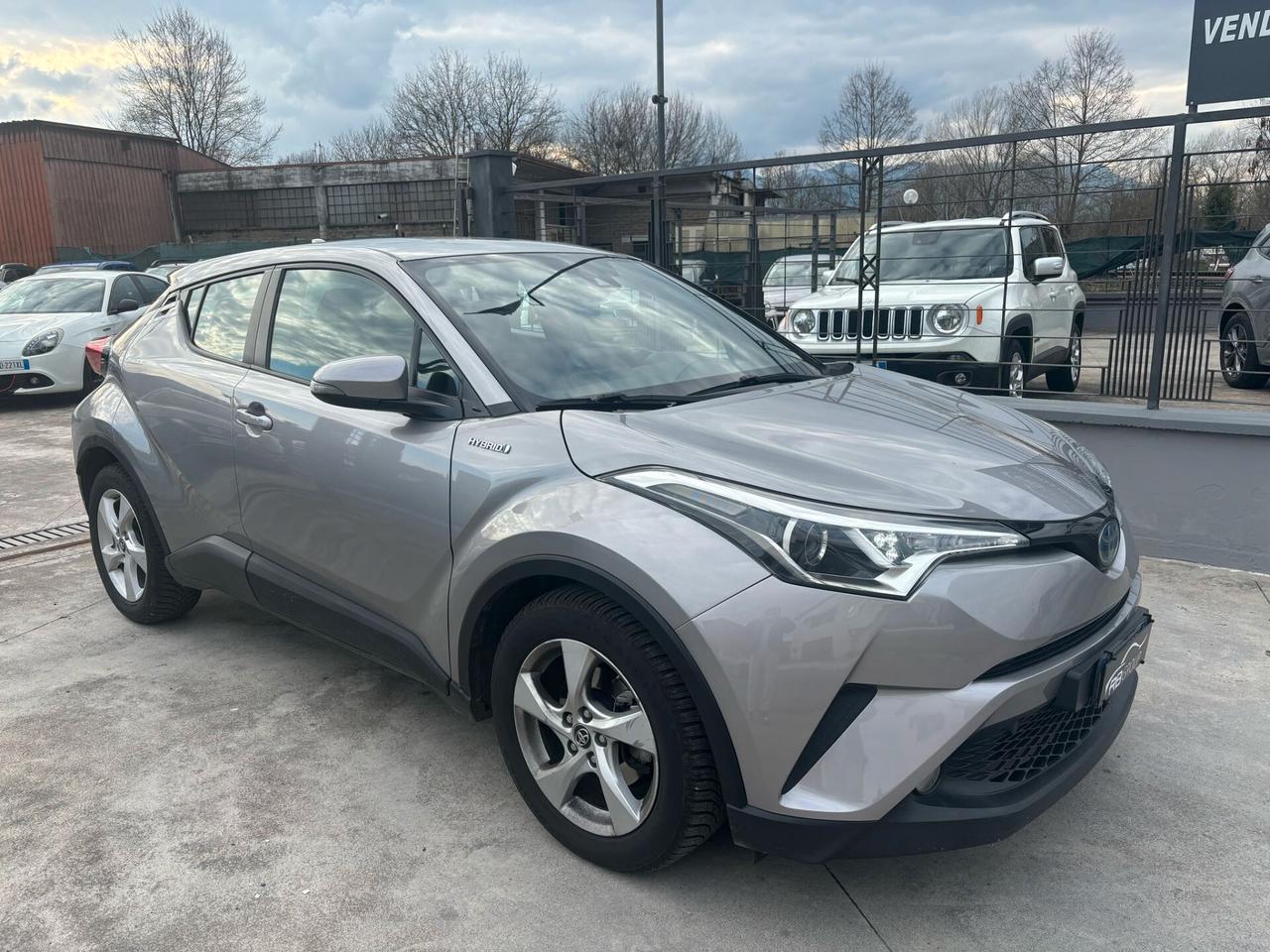 Toyota C-HR 1.8 Hybrid E-CVT Business