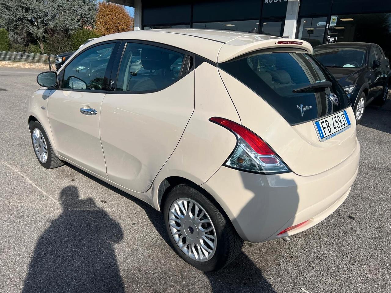 Lancia Ypsilon 2015 1.2 8v Platinum 69cv E6*ok neopatentati*
