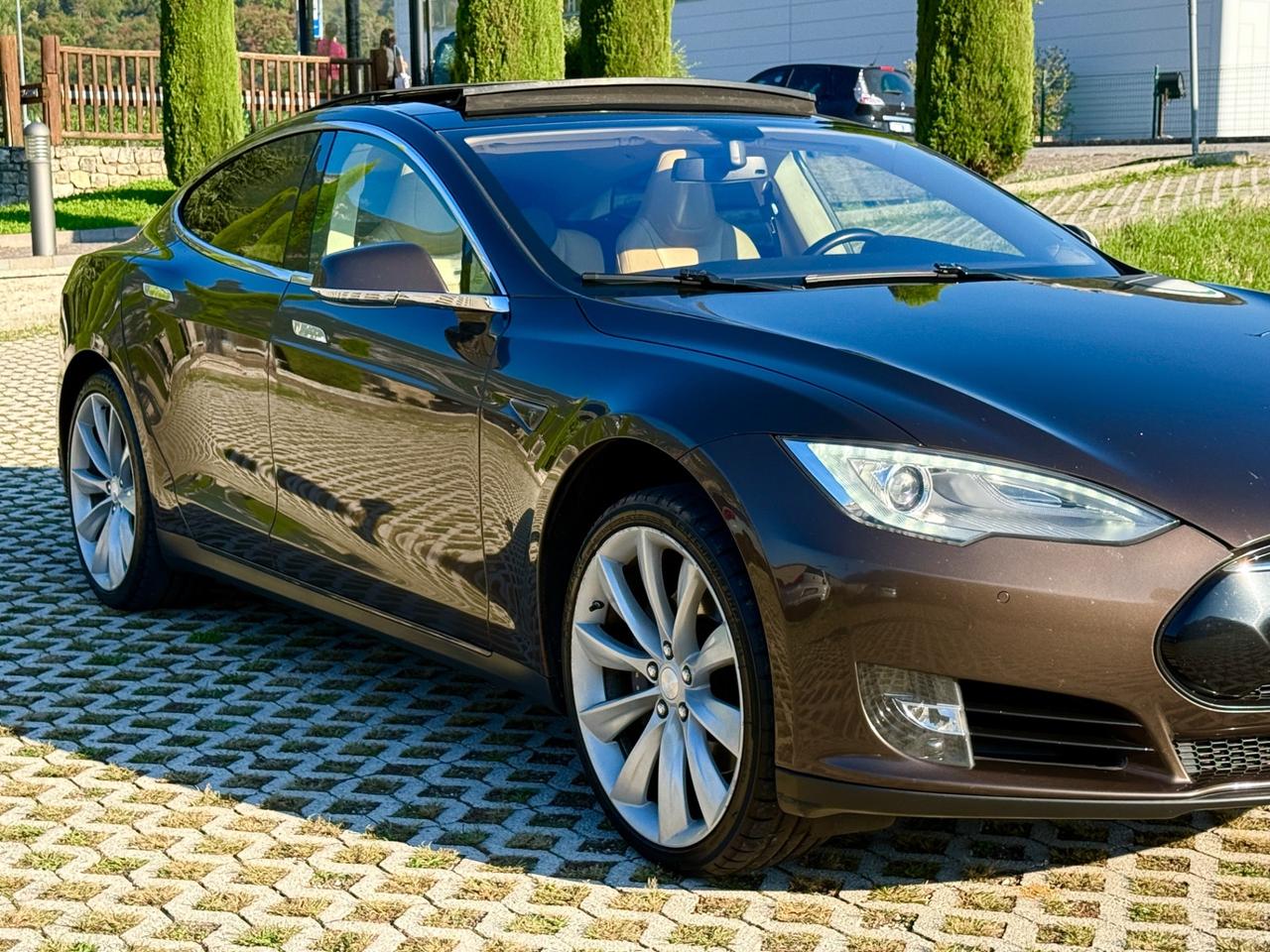 Tesla Model S 85 ,,RICARICA GRATIS A VITA”
