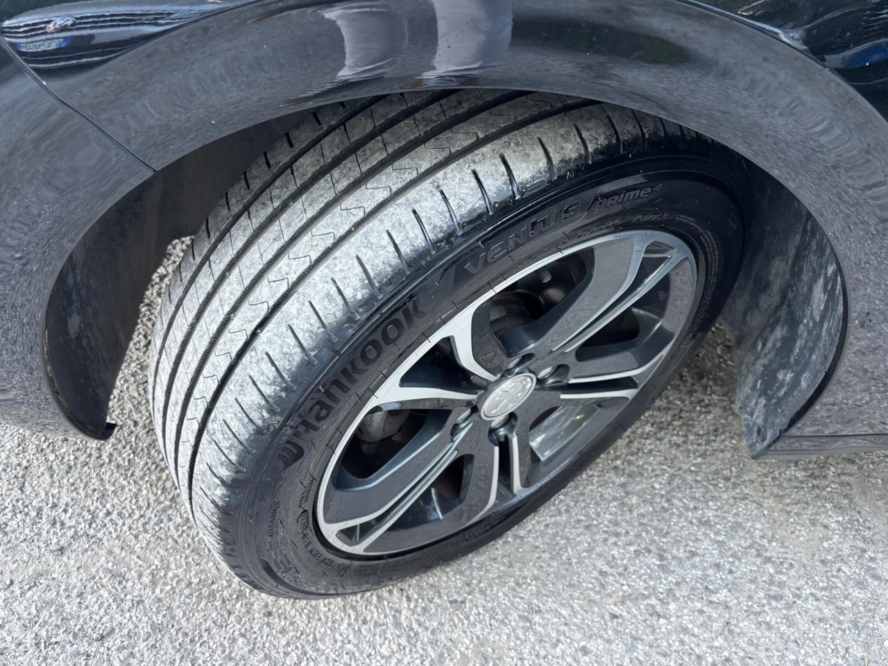 Peugeot 208 1.4 HDi 5 porte Allure OK NEOPATENTATI