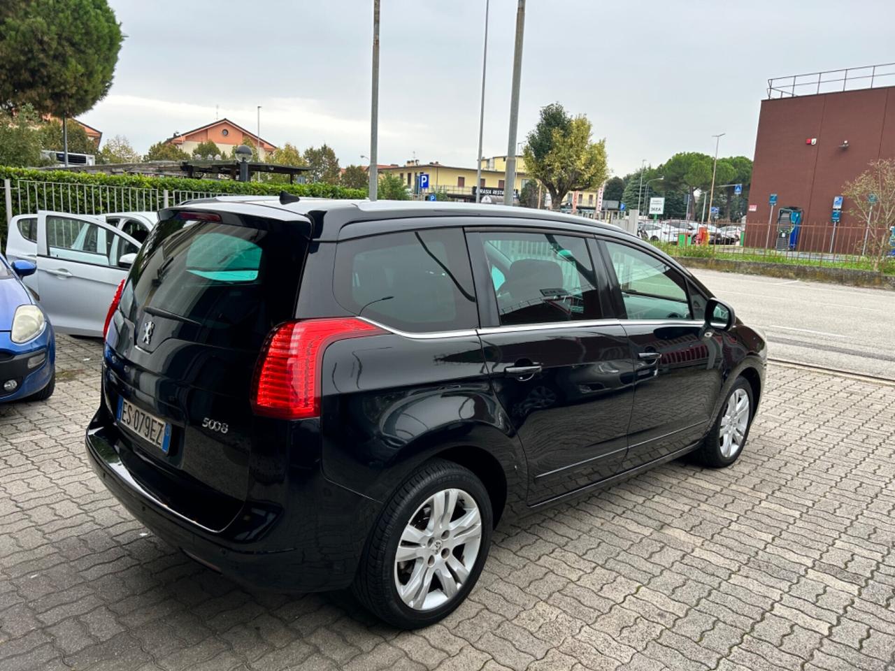 Peugeot 5008 2.0 HDi 150CV Allure 7 POSTI