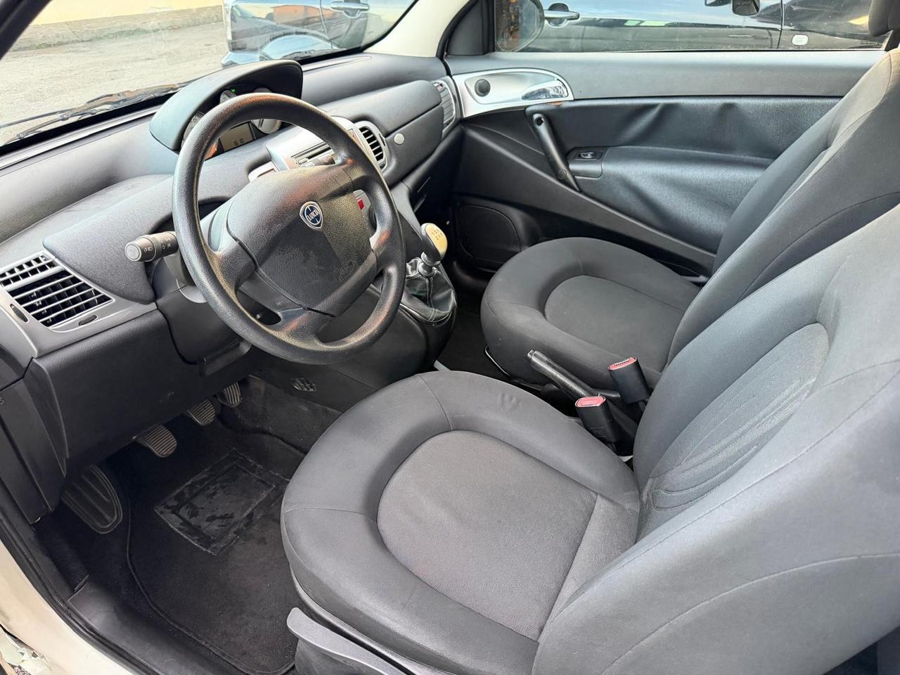 Lancia Ypsilon 1.2 69 CV Platino