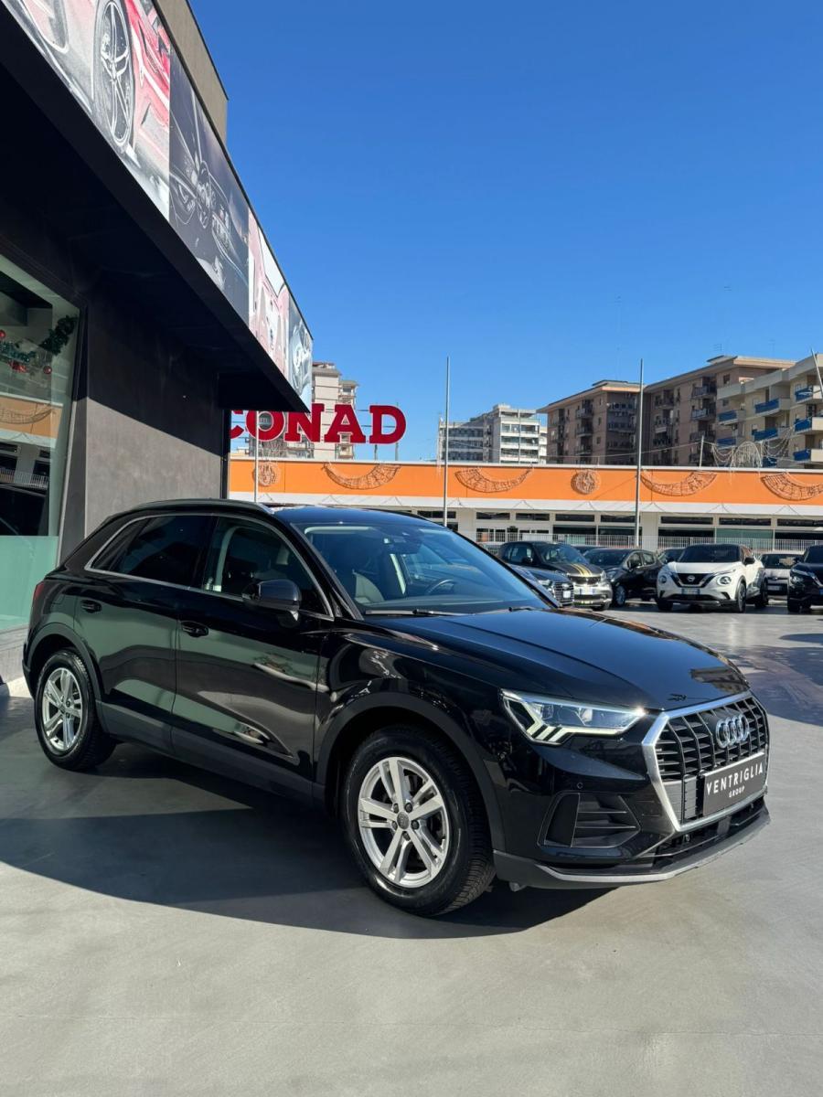 AUDI - Q3 - 35 TDI S tronic Business