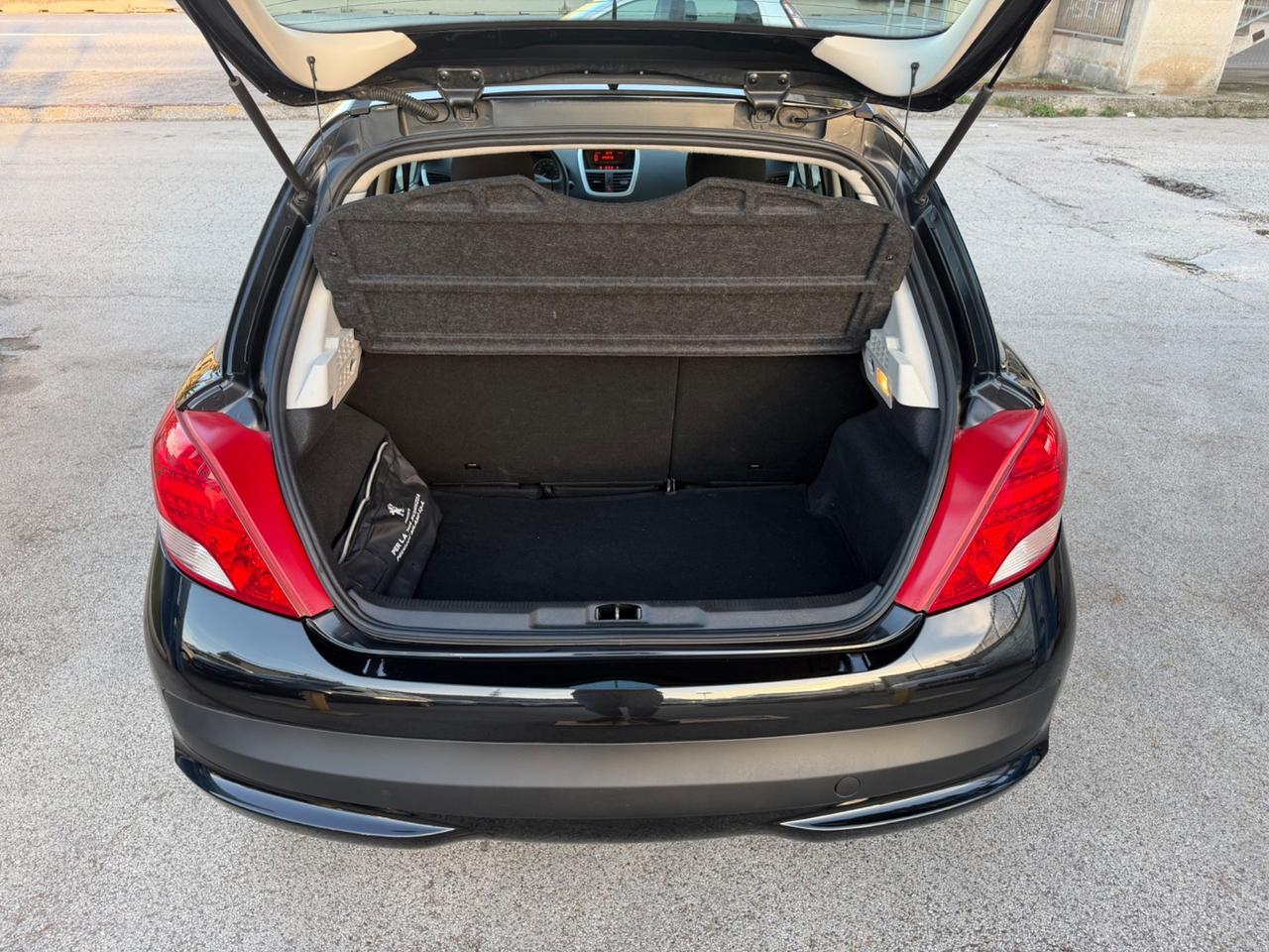 Peugeot 207 1.4 HDi 70 cavalli 2014